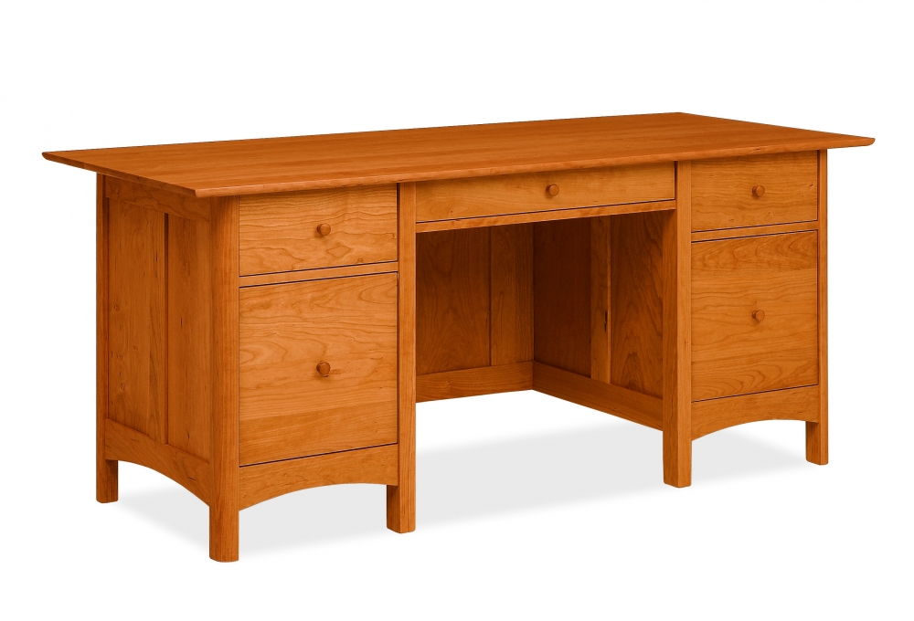 https://vermontfurnituredesigns.com/assets/image-cache/products/office/heartwood-executive-desk-2.48738c4a.jpg